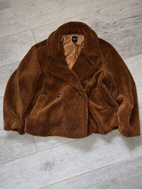 GAP Women's Teddy Faux Fur Jacket in Rich Brown